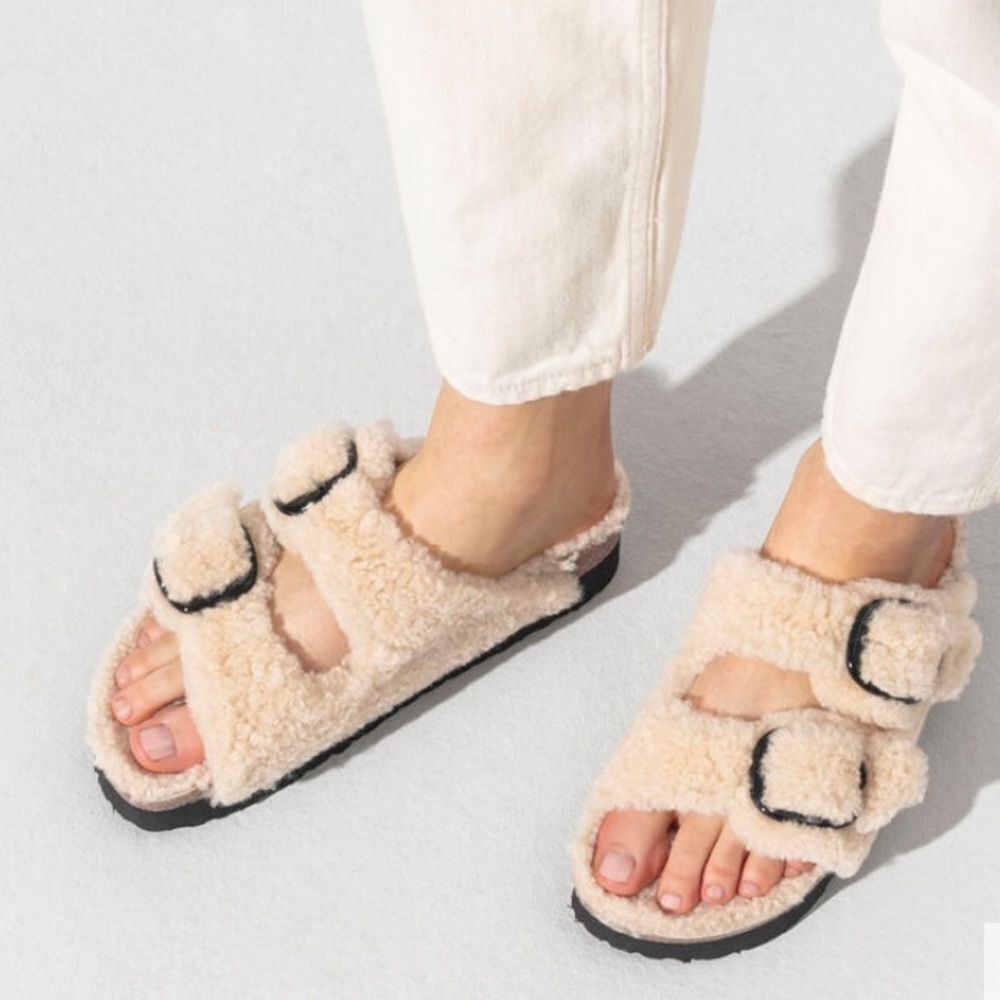 Birkenstock Papillio Big Buckle
Shearling Sandals
Brand New Size 41